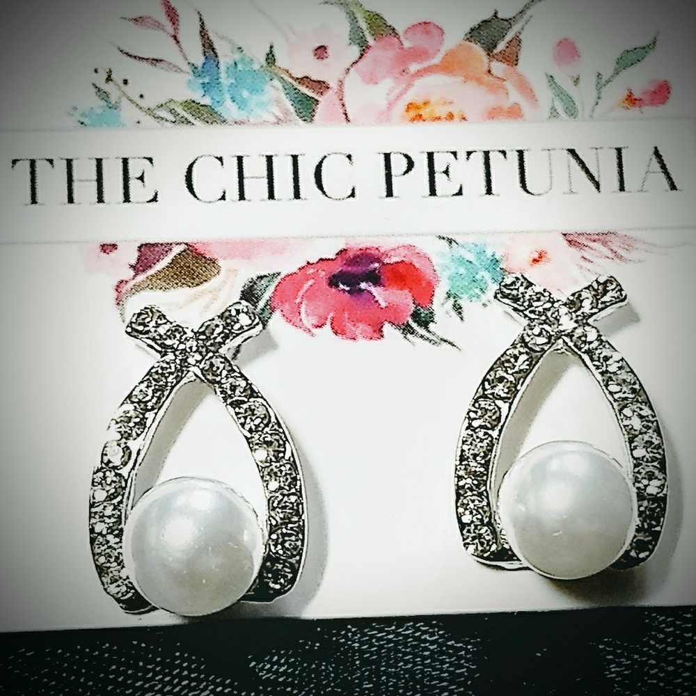 🎇Host Pick🎇Pearl & Crystal 💎 Teardrop Earrings